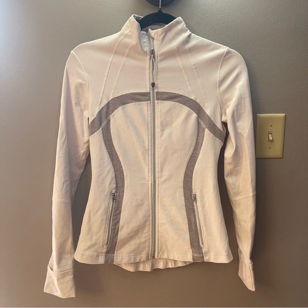 Women's white lululemon define Zip-Up Active jacket size 6